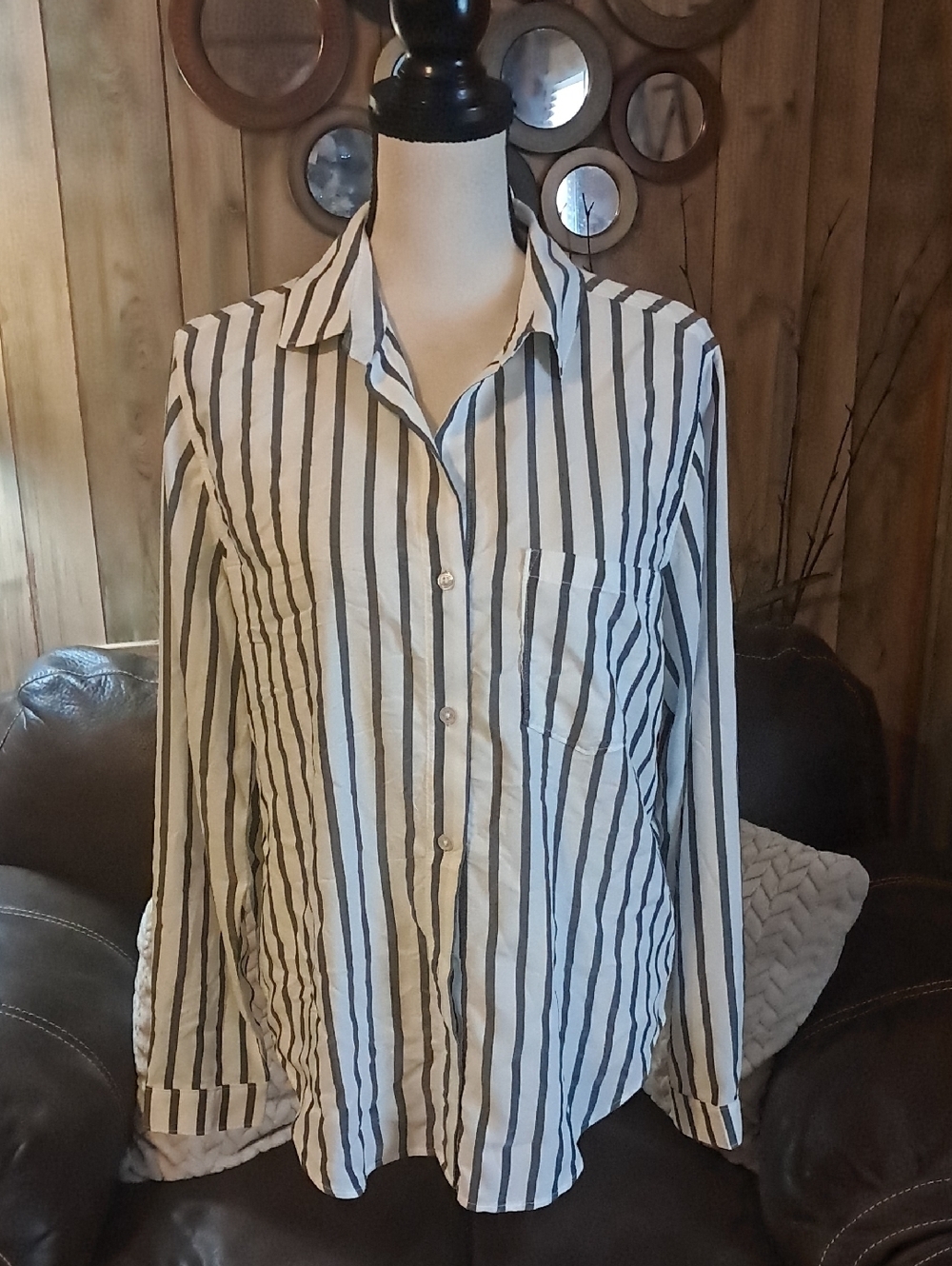 cloth & stone Gray/White Striped Button Down Shirt Long Sleeve Classic Capsule